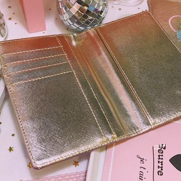 🆕Pink Passport Cover by Milk Bear “Heart Breaker” - Picture 3 of 4